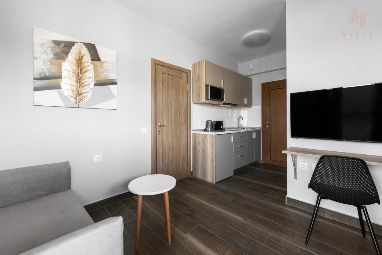 أفيتوس Ultima Summer Residence, Nilie Hospitality Mgmt المظهر الخارجي الصورة